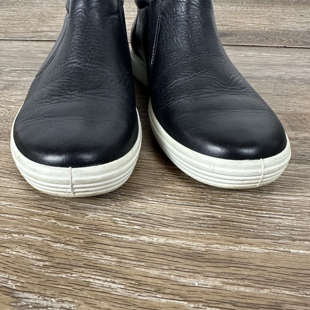 Ecco Soft 7 Black Leather Low Cut Zip Ankle Booties Sneakers Women Sz 36EU/5 US - Picture 4 of 11